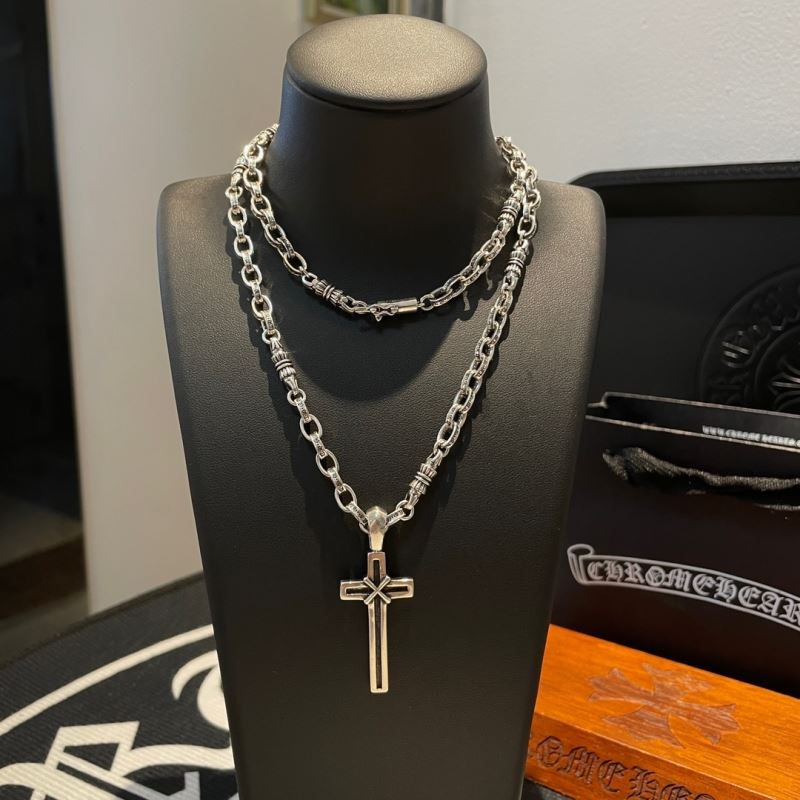 Ch*0me He**ts necklaces